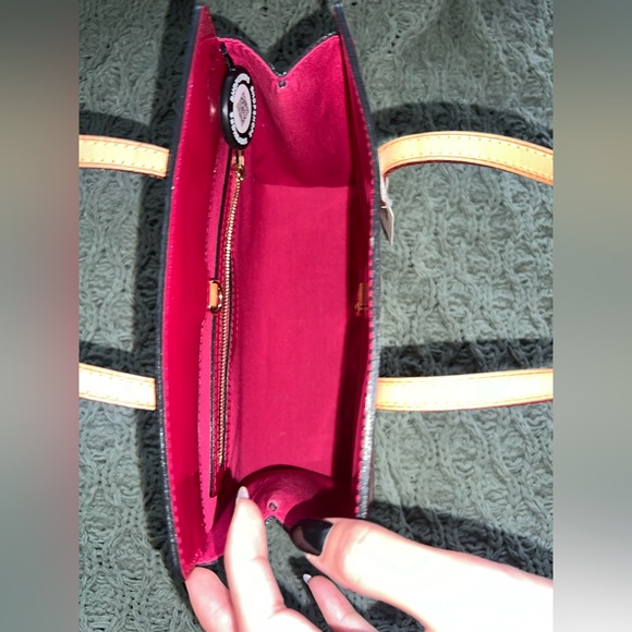 LV Preloved Vernis Tote Bag, Red/Framboise size Small. - Picture 3 of 9